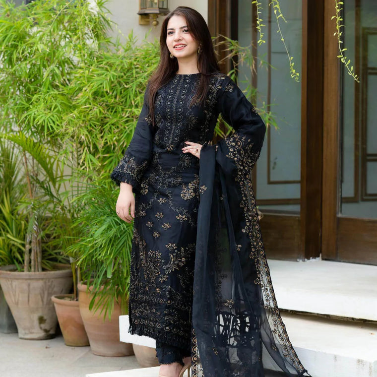 Lawn Embroidered 3pc suit C28